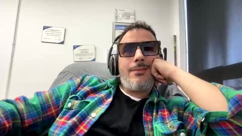 nassobout online show from March 3, 2026, 9:42 pm