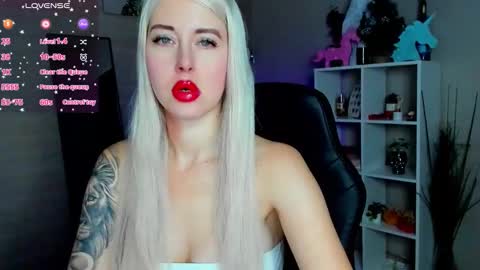 Nastya online show from December 22, 2025, 1:35 am