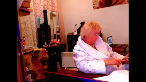 natali online show from February 15, 2025, 8:01 pm