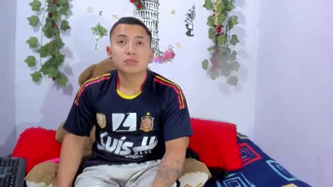 Snapshot of nataliaandjulliam chatting on February 12, 2026, 5:02 am nataliaandjulliam online show from February 12, 2026, 5:02 am