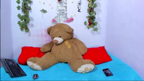 Snapshot of nataliaandjulliam chatting on February 18, 2026, 3:57 am nataliaandjulliam online show from February 18, 2026, 3:57 am