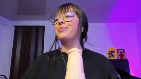 Natalia online show from March 28, 2026, 4:12 am