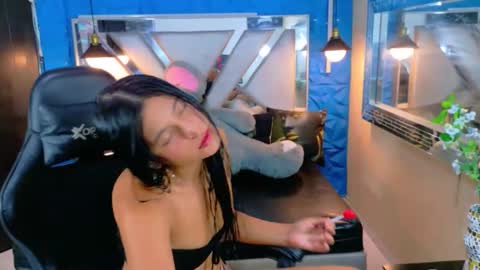 nataliatompsonx1 online show from September 8, 2025, 7:35 pm