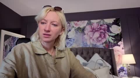 Snapshot of natalie_bitton chatting on May 24, 2026, 4:39 am Natalie online show from May 24, 2026, 4:39 am