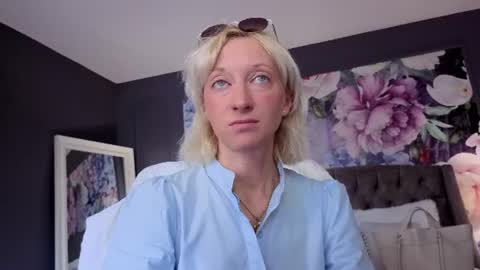 Snapshot of natalie_bitton chatting on June 15, 2026, 6:59 am Natalie online show from June 15, 2026, 6:59 am