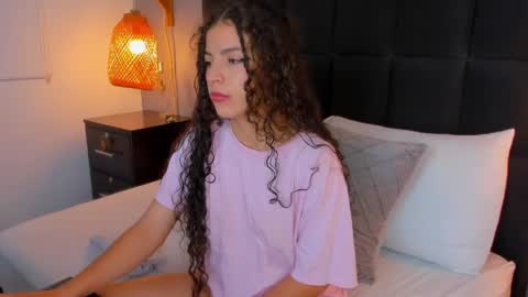 Snapshot of natalie_esmith chatting on May 25, 2026, 11:38 am N A T A L I E online show from May 25, 2026, 11:38 am