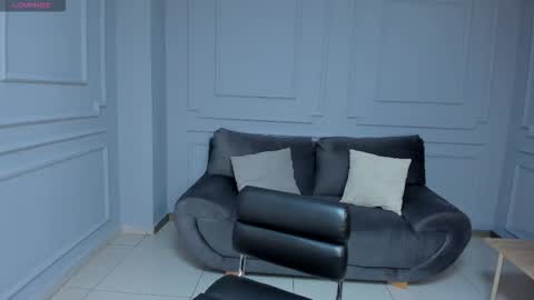 Natalie Lewis online show from November 18, 2025, 11:14 am