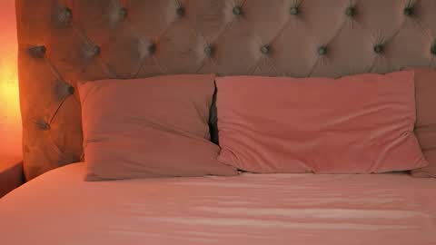 Snapshot of natalieshaw chatting on October 4, 2025, 2:09 am Natalie online show from October 4, 2025, 2:09 am