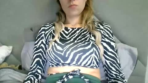 Snapshot of nataliexo111 chatting on September 11, 2025, 2:06 pm Natali online show from September 11, 2025, 2:06 pm