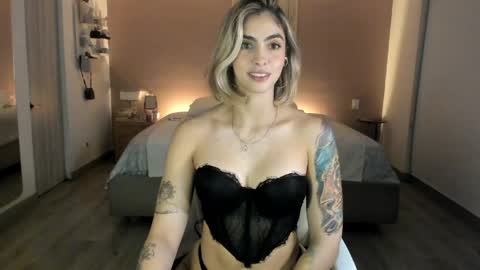 Snapshot of nataly_05 chatting on May 19, 2026, 1:56 am anatalybee online show from May 19, 2026, 1:56 am