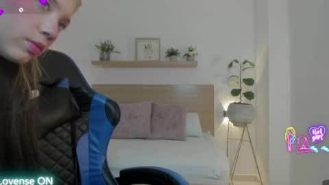 Nataly online show from April 5, 2026, 2:20 am