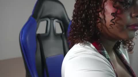 Naty online show from December 18, 2025, 2:06 am