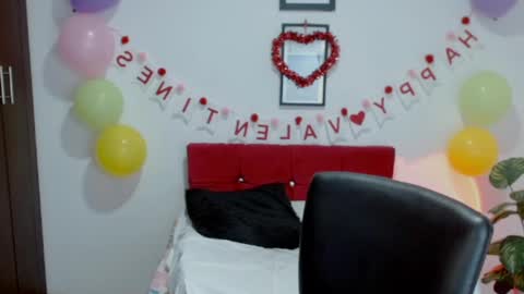 Nataly Escobar online show from September 11, 2025, 12:27 pm