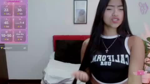 Nataly Escobar online show from November 6, 2025, 1:56 pm