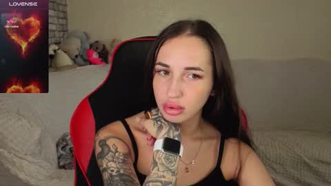 Nataly online show from November 19, 2025, 6:57 am