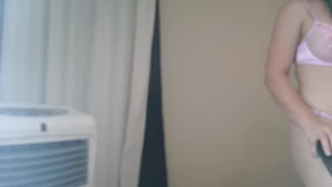 Snapshot of natalyguzman26 chatting on May 5, 2026, 10:01 am Nataly online show from May 5, 2026, 10:01 am