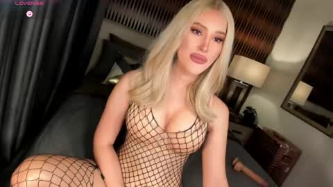 Snapshot of natasha2112 chatting on May 14, 2026, 3:35 am Natasha online show from May 14, 2026, 3:35 am