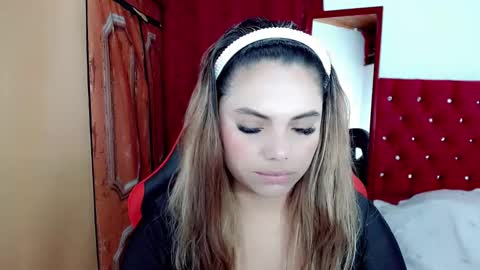 natasha__magics online show from October 24, 2025, 1:57 am