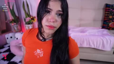 Natasha Sccott online show from November 19, 2025, 6:41 pm