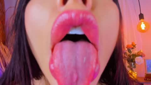 Snapshot of natasha_hartaman chatting on January 30, 2025, 2:47 pm online show from January 30, 2025, 2:47 pm