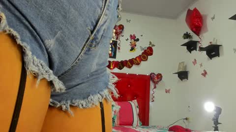 Snapshot of natasha_jurado chatting on February 5, 2025, 1:04 am N A T A S H A  online show from February 5, 2025, 1:04 am