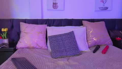  Natasha Kinski  online show from September 9, 2025, 8:41 pm