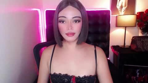 natashanice_ online show from September 10, 2025, 4:18 pm