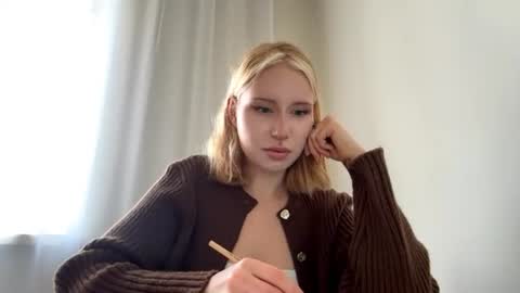 Snapshot of natashiaasevedo chatting on June 23, 2026, 2:42 am Alisa online show from June 23, 2026, 2:42 am