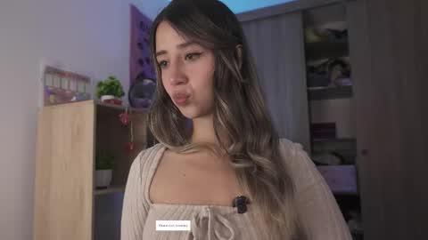 Natasha Independent model online show from February 9, 2026, 2:48 am