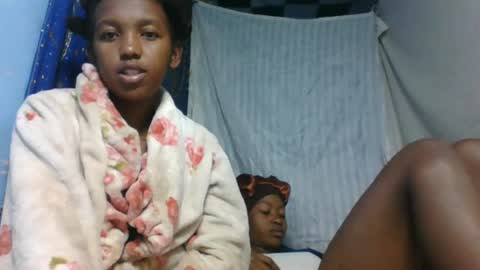 nathalia069 online show from June 19, 2026, 2:38 am