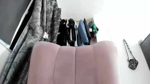     NATHALIA online show from April 17, 2026, 2:31 pm