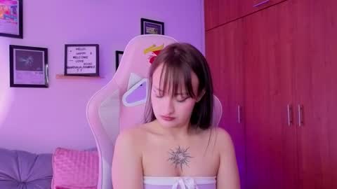 Nathalia Ramirez online show from March 10, 2026, 6:07 am