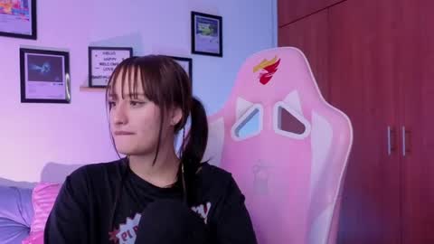 Nathalia Ramirez online show from April 15, 2026, 9:49 am