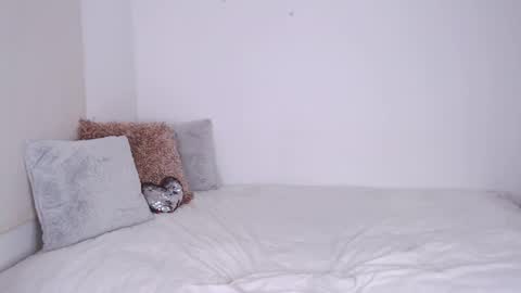 Nathalia    online show from March 5, 2025, 5:29 am