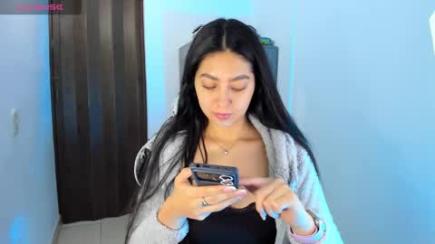 Nathalie online show from December 17, 2025, 5:02 am