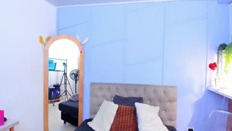 nathalie rossel online show from November 22, 2025, 7:02 pm