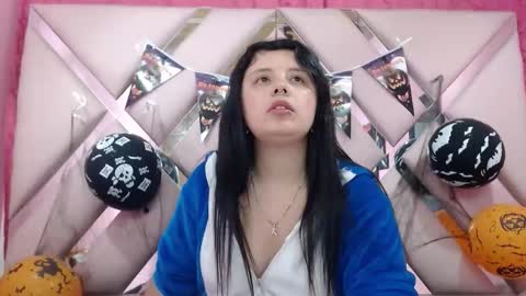 nathaly low online show from October 28, 2025, 2:59 am