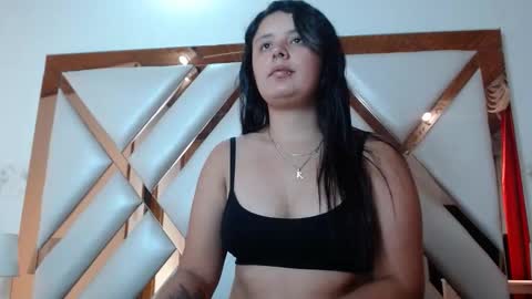 nathaly low online show from February 2, 2026, 7:12 pm