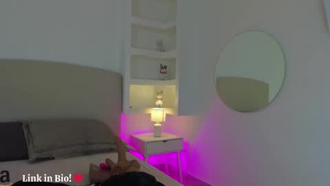 NATHALY  online show from November 29, 2025, 10:40 am