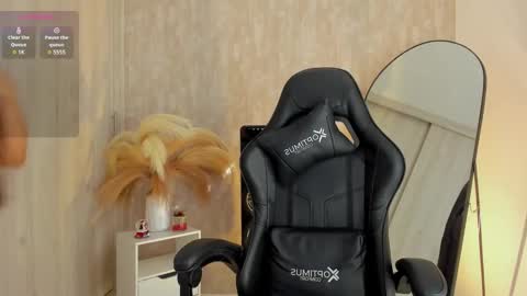 nathalyxx_ online show from November 19, 2025, 2:06 pm