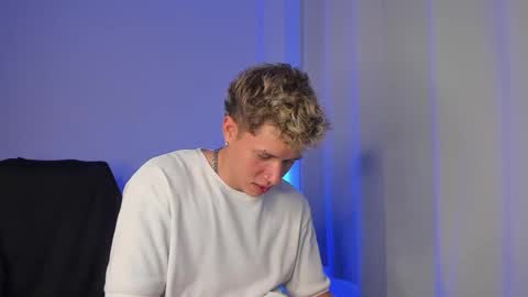 Snapshot of nathan_blake_ chatting on December 17, 2025, 7:20 pm Nathan online show from December 17, 2025, 7:20 pm