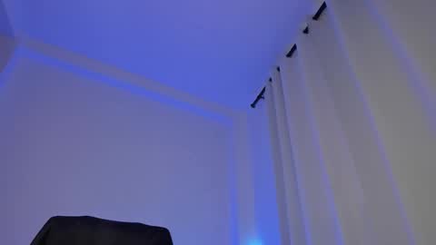 Snapshot of nathan_blake_ chatting on December 22, 2025, 10:07 pm Nathan online show from December 22, 2025, 10:07 pm