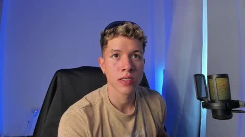 Snapshot of nathan_blake_ chatting on January 5, 2026, 7:50 pm Nathan online show from January 5, 2026, 7:50 pm