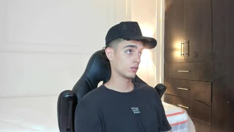 nathan_shimmer online show from April 16, 2026, 8:31 pm