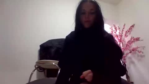 Chloe online show from April 21, 2026, 5:36 am