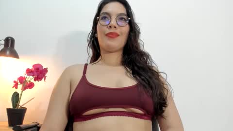 Snapshot of nattytrainor chatting on June 10, 2026, 8:19 pm Natty Trainor online show from June 10, 2026, 8:19 pm