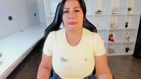 Snapshot of natural_bigboobs chatting on June 6, 2026, 7:51 pm Jazmin Bigboobs online show from June 6, 2026, 7:51 pm