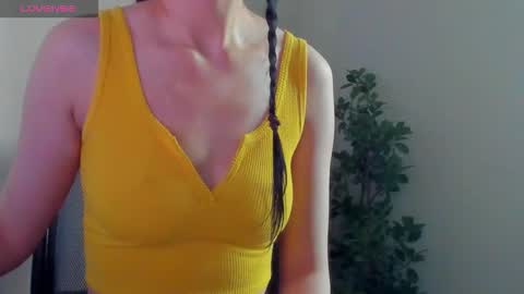 peach online show from October 23, 2025, 5:18 am