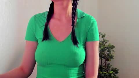 Snapshot of natural_form chatting on December 16, 2025, 9:03 am peach online show from December 16, 2025, 9:03 am