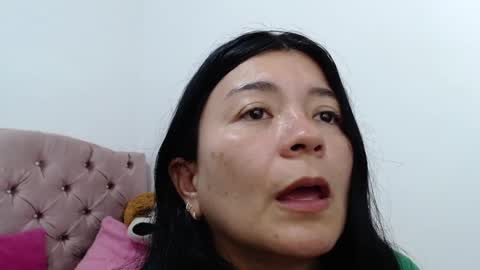 Snapshot of naturally_mature chatting on December 23, 2024, 5:28 am Sammy online show from December 23, 2024, 5:28 am